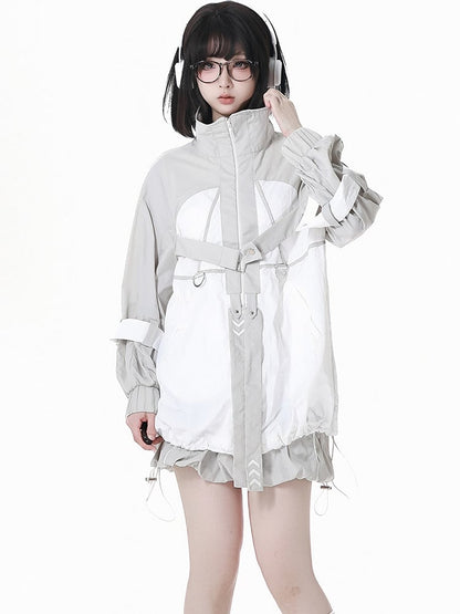und weiße Techwear-Sonnenschutzjacke mit grauem Saum und Colorblock-Kordelzug