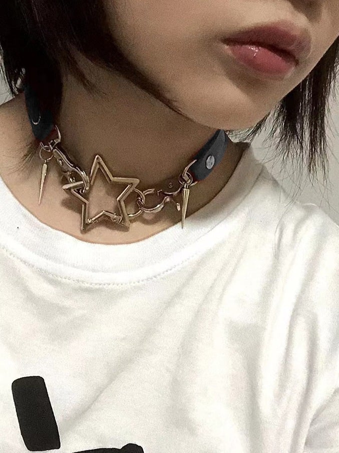 Spike PU Choker with Star Pendant - Kiwi Store