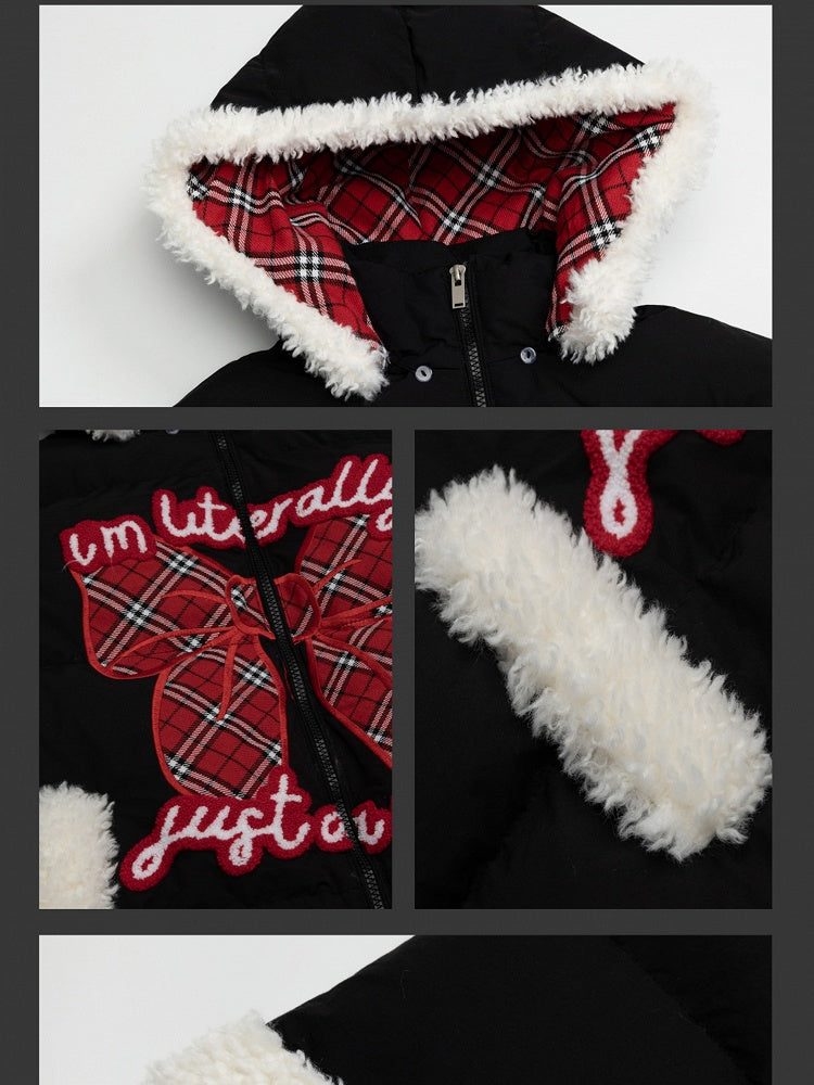 Schwarz/Weiß bezahlte Pufferjacke mit Schleifenapplikation und Kapuze, Plüschmanschetten