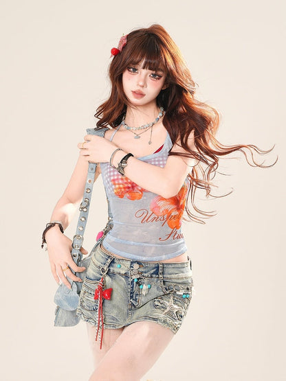 ピンク/ブルーの花柄セミシースルーホルターネックトップスとレッドチェック柄キャミソールセット