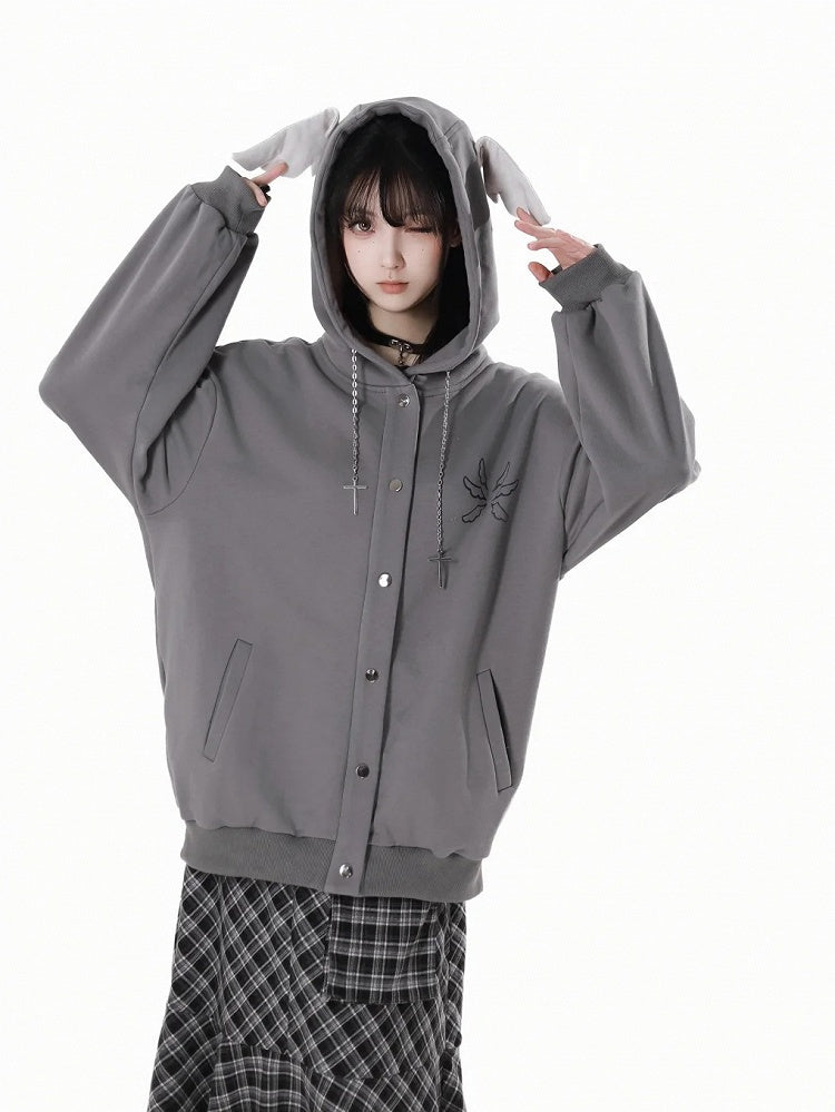 Bittersüße Kette Grau/Schwarz Kapuzendesign Hoodie Flügel Kreuz Wing Stickerei Rücken Feder