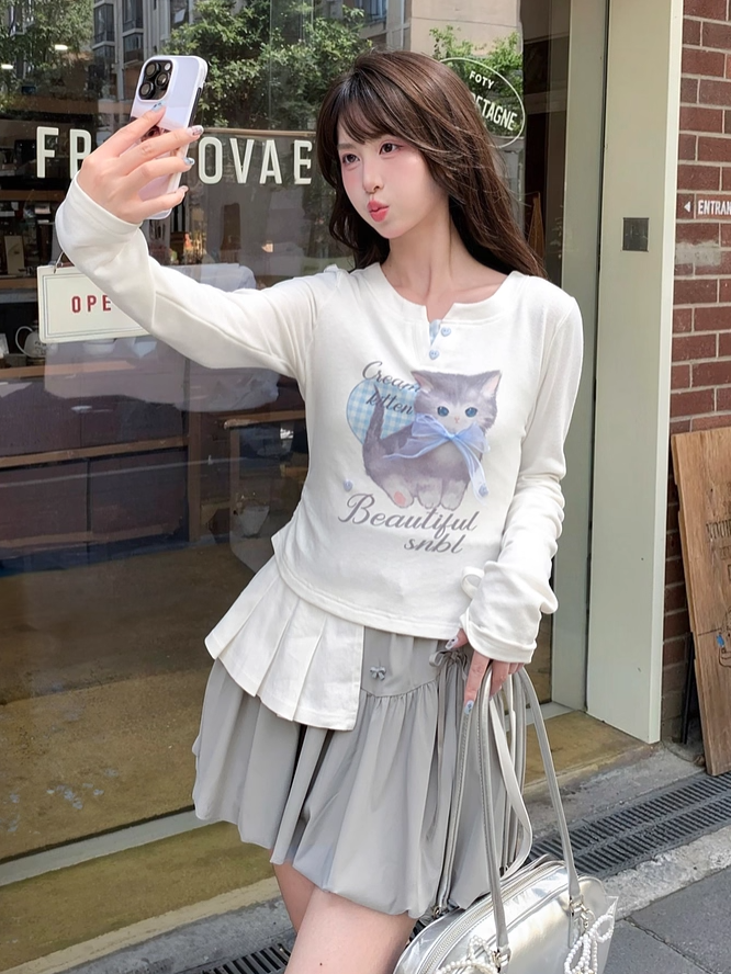 Entzückende Cartoon Kitty Print Sweetheart Zweiteiler Top Button Details Weiß Faux