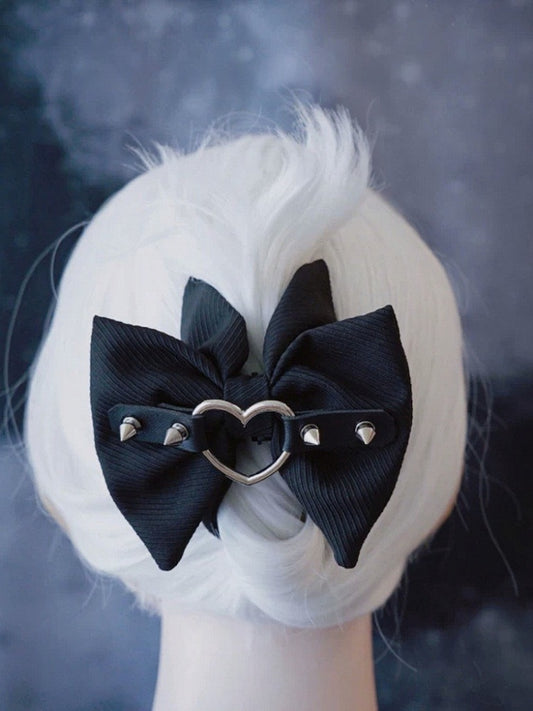 Pince à cheveux gothique avec cœurs et nœuds décoratifs - Strange Sugar