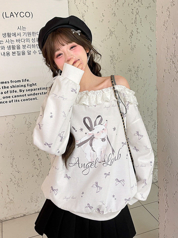 フリル付きアシンメトリーラム＆リボンプリントのホワイトネックラインスウェットシャツ