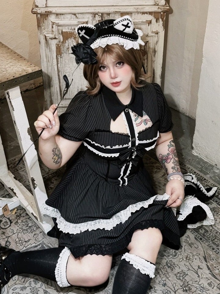 Plus Size Gothic Bow Detail Short Sleeve Dress with Stripes Lace - Hard Candy
