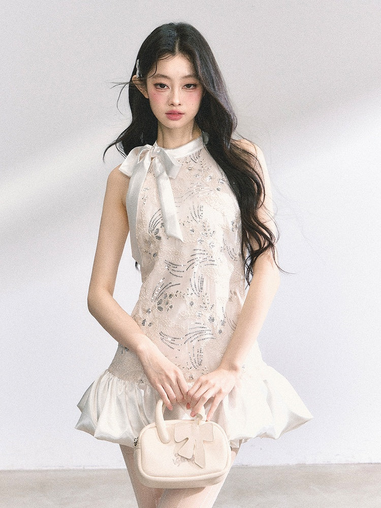 ライトピンクのセルフタイボウネックラインスパンコールディテールスカートバブルノースリーブドレスミニ