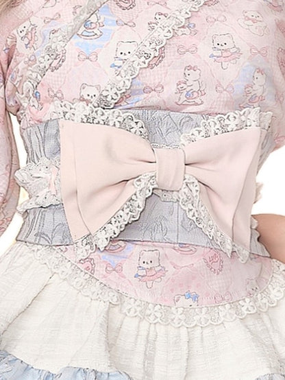 Inspiré des nœuds papillon roses et bleus traditionnels, orné de dentelle