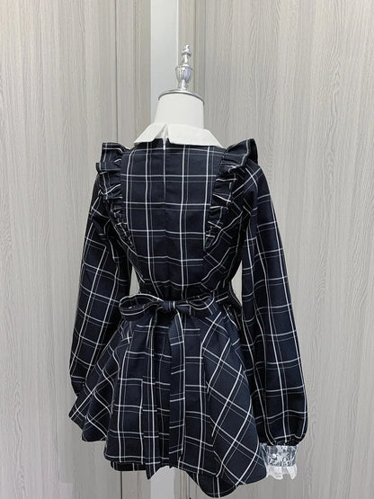 Verziertes Minikleid + Shorts Herzförmige Taille Flatter Jirai Kei Schwarz Weiß Kariertes Set mit hohen Ärmeln