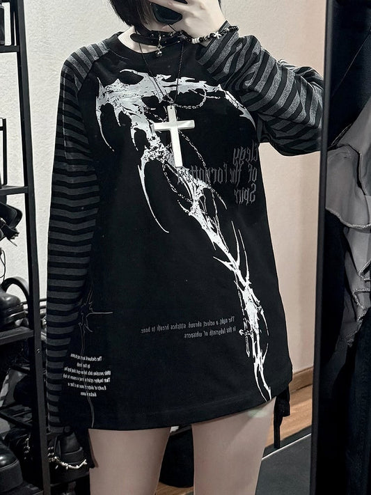Black/White Graphic Raglan Lettering Prints with Top and Long Sleeves Striped Gothic