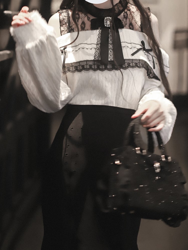 Aesthetic Shoulder Neckline Illusion Jirai with Contrast Pure Kei White Black - Innoncent Open and Sweater