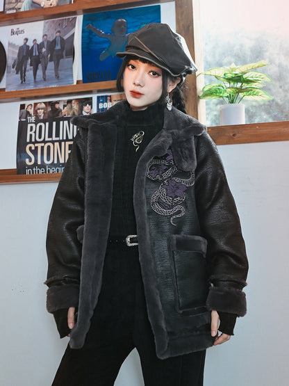 Cheongsam Collar Cuff Dye with High Snake Gradient Thumbhole Top Embroidery Black