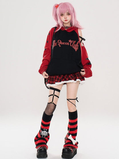 Kapuzenpullover mit Buchstaben-Print und Colorblock-Design und ausgeschnittenen Schultern