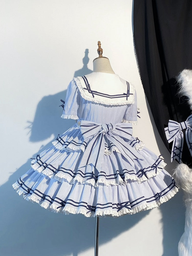 Gestreiftes blaues Sommerkleid mit abnehmbarem Ärmel-Lolita-Kragen, kurzes Matrosenkleid