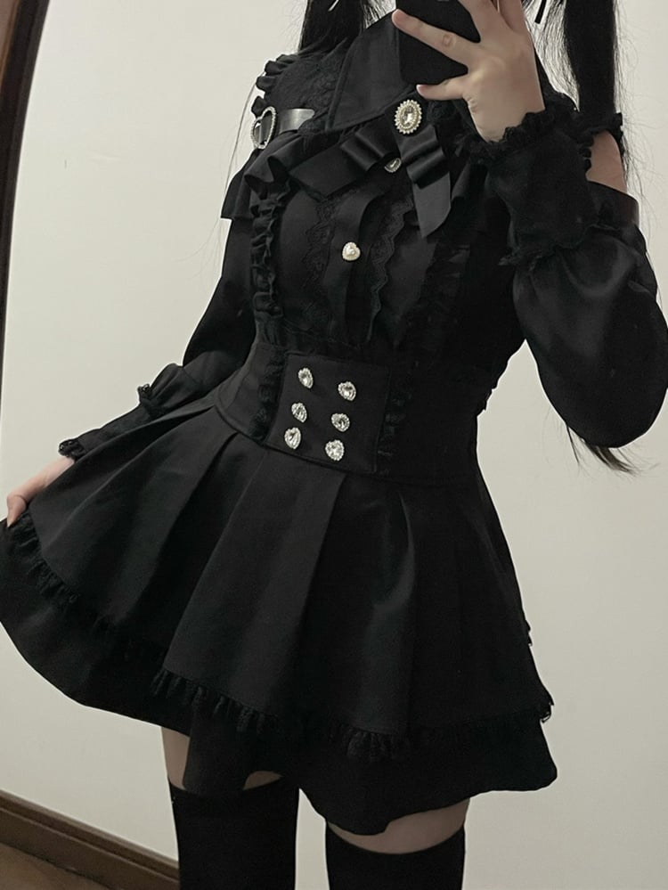 ブラックのスイートハートボタン留めカットアウトジライケイトップス（蝶ネクタイ付き）