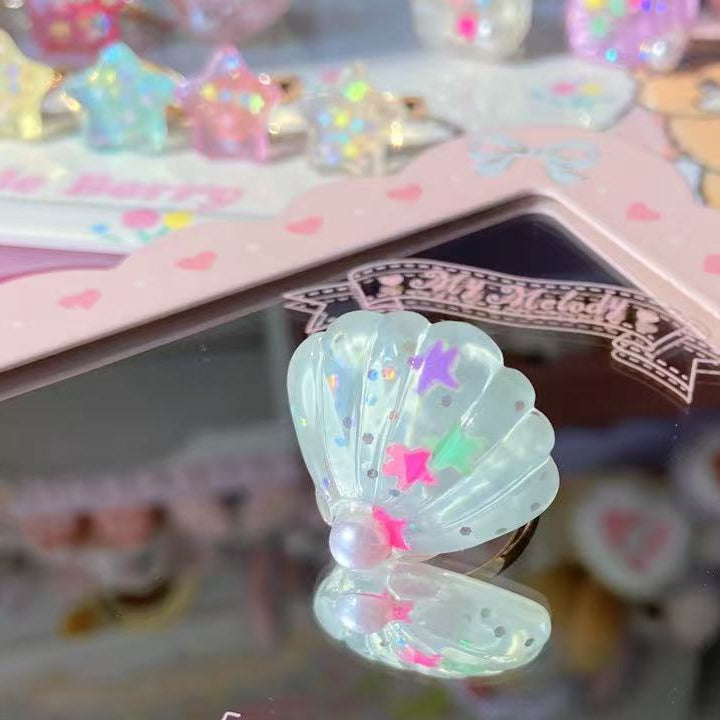 Decorated Conch White/Pink/Blue/Purple Ring