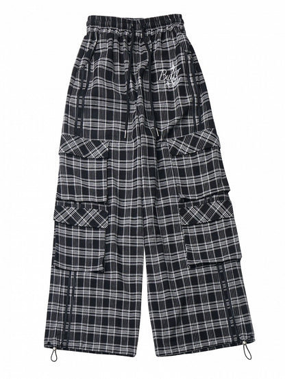 ブラック＆グレーの文字入りカーゴポケットデザインチェックパンツ