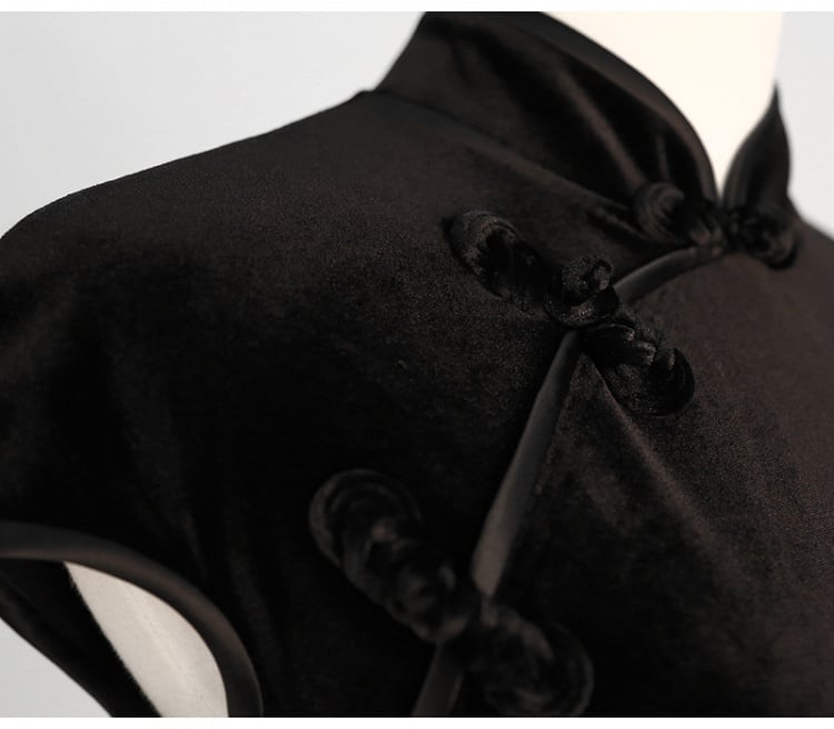 Closures Noir: Velvet  Qipao Eastern Slit Black Frog Side with Traditional