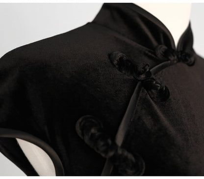 Closures Noir: Velvet  Qipao Eastern Slit Black Frog Side with Traditional