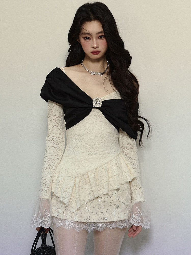 Aprikosenfarbenes Spitzentop mit großer Schleife, asymmetrischem Saum, V-Ausschnitt und langen Ärmeln