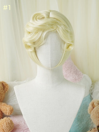 ライトブロンドのボブカットショートウィッグ（カール/フルバング付き）