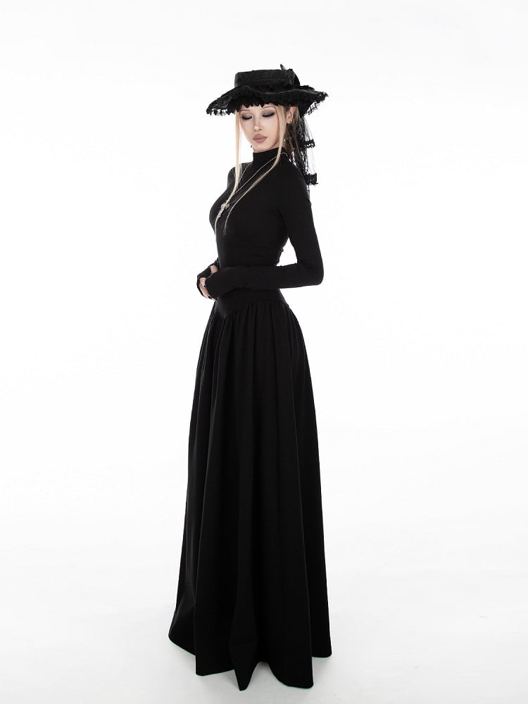 Schwarzes A-Linien-Kleid mit hohem Kragen und gotischen Daumenlochmanschetten