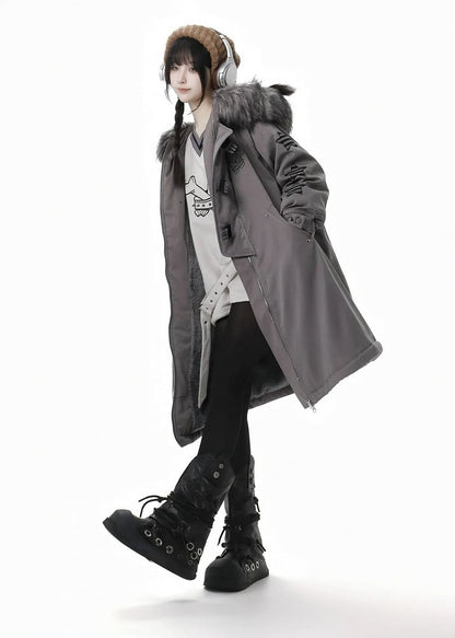 袖に星のアップリケが付いたフェイクファーカラーのグレーコート