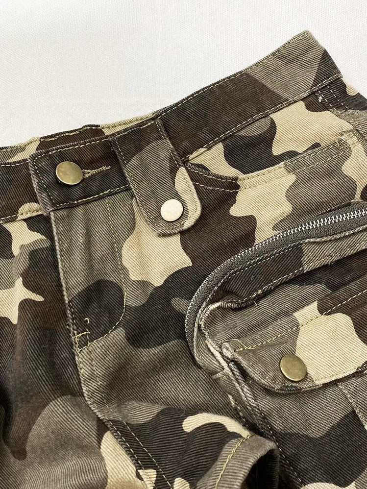 Glamorous Camo Bittersweet Green Shorts Pattern