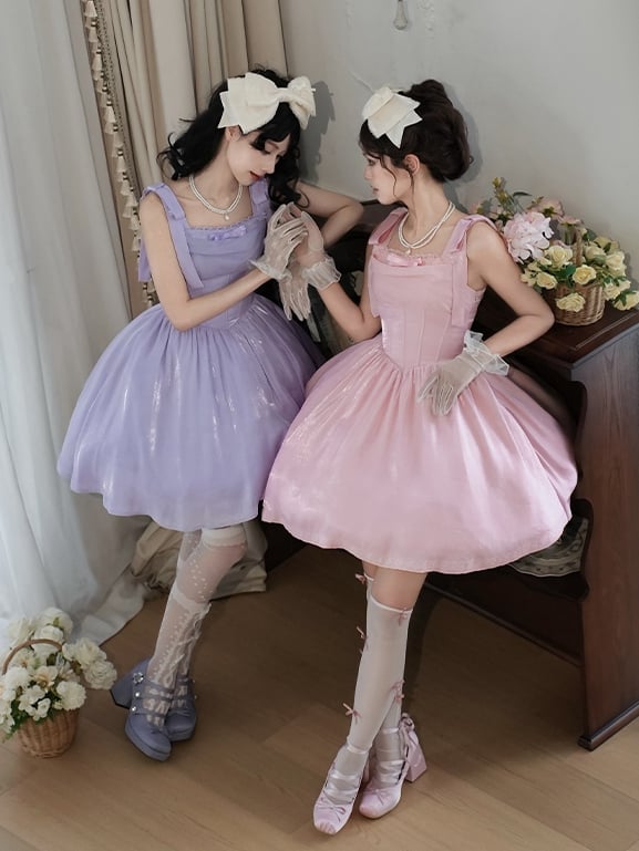 Kleid mit Stäbchen, Pullover, Lolita, schimmernder rosa Stoff, Baskenrock