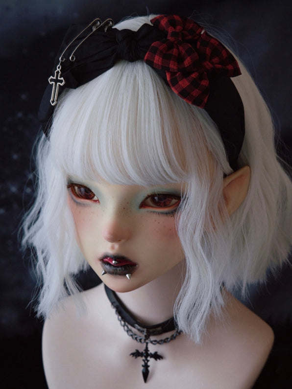 クロスディテールチャームKCと蝶結びピン（ブラック）