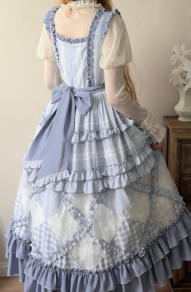 Lässiges Lolita-Kleid mit blauem Gingham-Muster und floralen Spitzenaufnähern