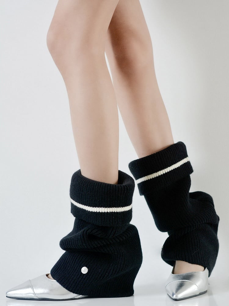 Black/White/Gray Cuffed Loose Knitted Leg Warmers with Metal Button Decoration