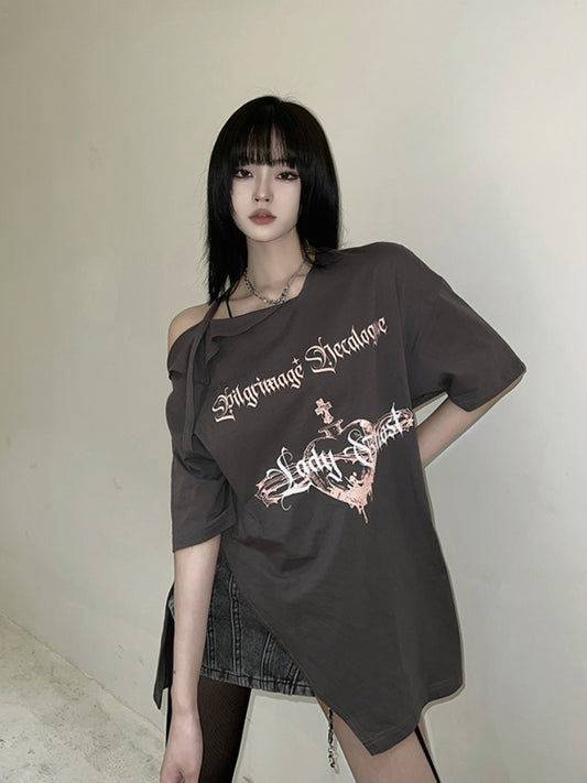 グレーのカットアウトショルダーサイドスリットルーズグラマラスグラフィックTシャツ