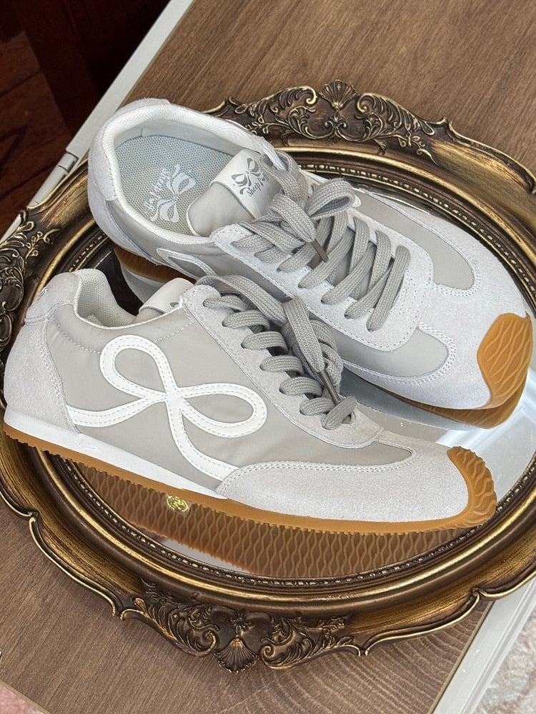 Schnürschuhe mit Schnürung vorne, graues Design, Schleife