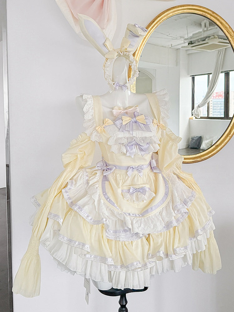 Süße Dienstmädchenschürze in Gelb und Lila + trägerloses Puffkleid mit Baskentaille, gestuftem Rüschensaum