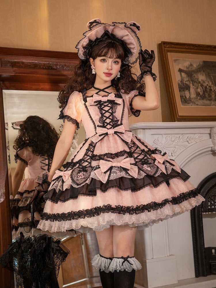 Stickerei Schwarze Akzente Hase und Kleid Lolita Herz Schleife Rosa Applikation Süß