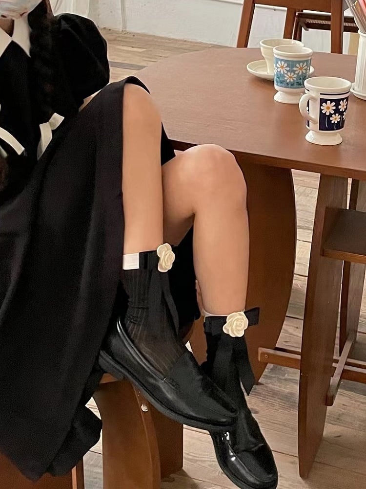 Socks 3D Decorated Camellia Black/White Bow
