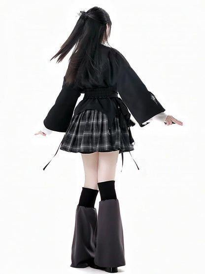 チャイナドレス カフス トップチェーン付き ビーズスタイル ブラック/グレー スクエアネックライン 刺繍入り