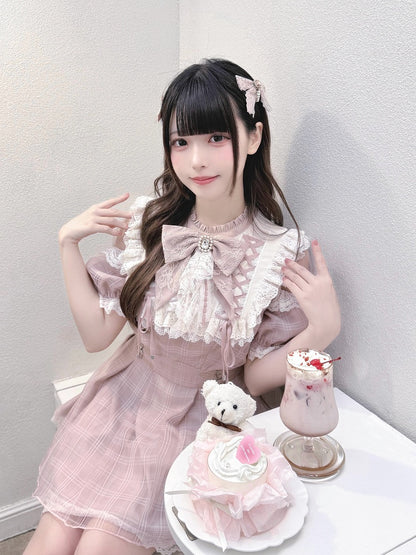 Cutout Neck Kei with Pink Lace Plaid Lace-up Dusty Jirai in Style White Shoulder Dress Details