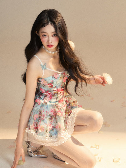 アクセントブルーの油絵プリントフローラルバタフライスリップドレスフリルミニトリムと