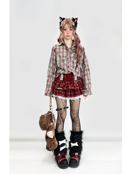 ワインレッドのチェック柄シャツ