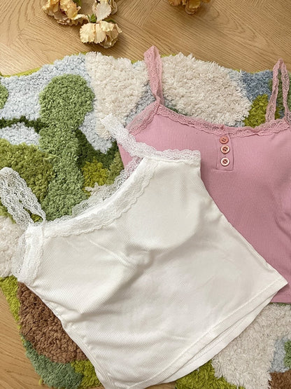 ホワイトピンクのレーストリムキャミソールトップ