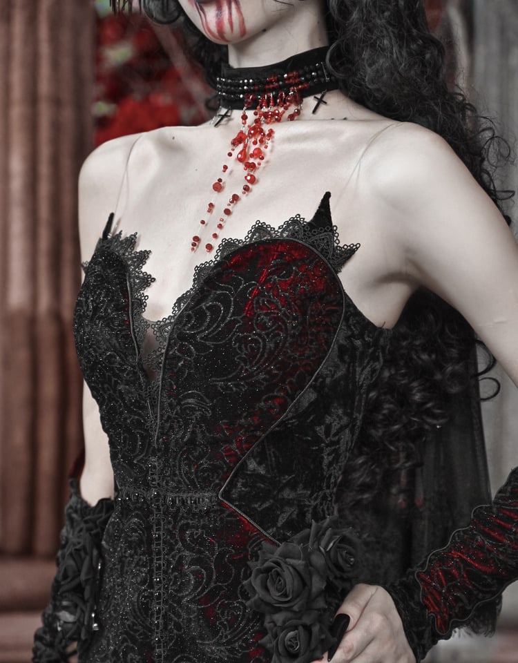 Tief romantisches Meerjungfrauenkleid mit herzförmigem V-Ausschnitt und Vampir-Gothic-Ausschnitt