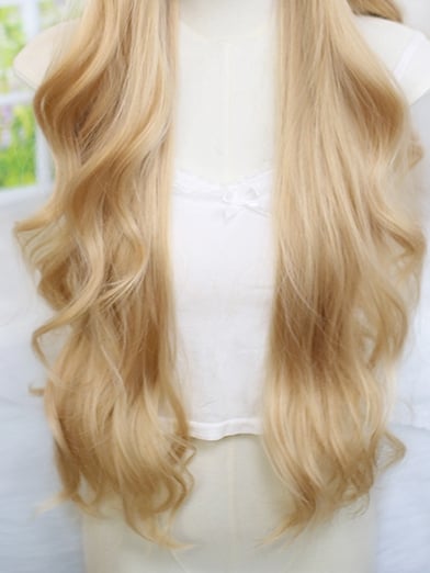 Gewellter Pony mit 75–80 cm langen, luftblonden Perücken