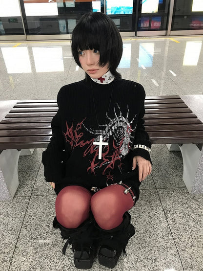 Dark Sweater Design White/Black with Gothic Centipede Aesthetic