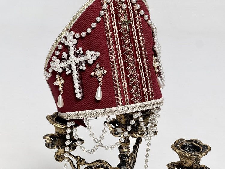 Weinperle mit Perlen rot päpstlichen Kette verziert Kreuz Mitra