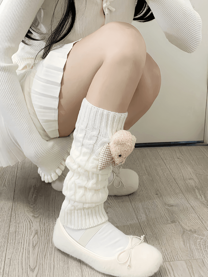 ミルクホワイト Y2K ニットレッグウォーマー（クマのぬいぐるみ付き）