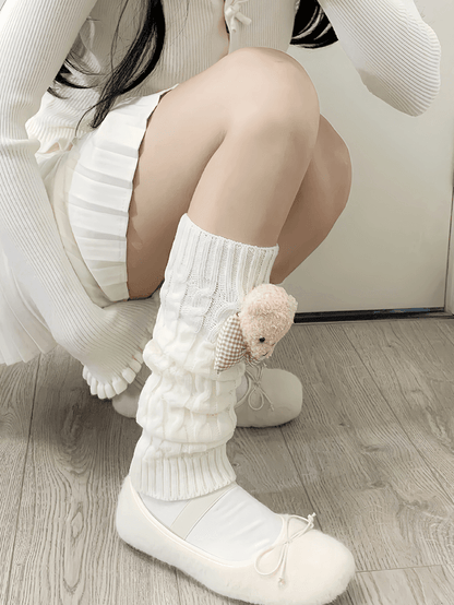 ミルクホワイト Y2K ニットレッグウォーマー（クマのぬいぐるみ付き）