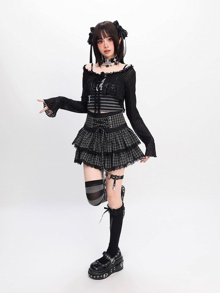 ブラック＆グレーのチェック柄レースアップウエストティアードスカート