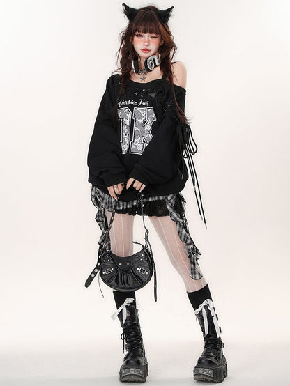 Schwarzes Sweatshirt mit Spitzen-Buchstaben-Applikationen und Schnürdetail