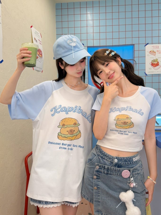 Blue Colorblock Design Capybara Burger Print T-Shirt Long/Short Version